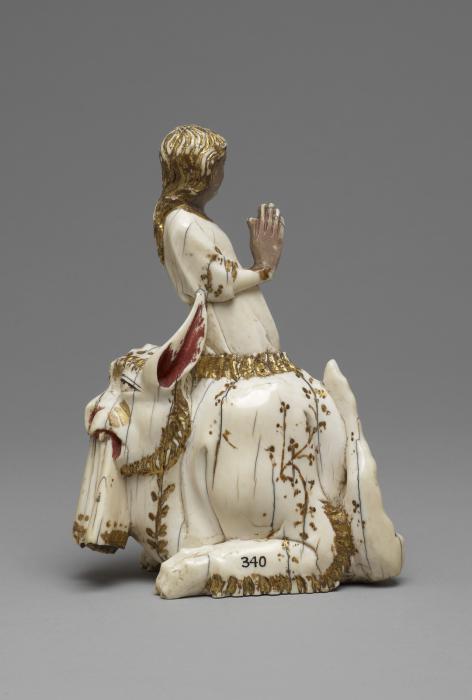 Statuette (Side)