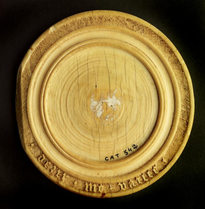 Mirror case or lid of a cylindrical box (valve de miroir; boite) (Back)
