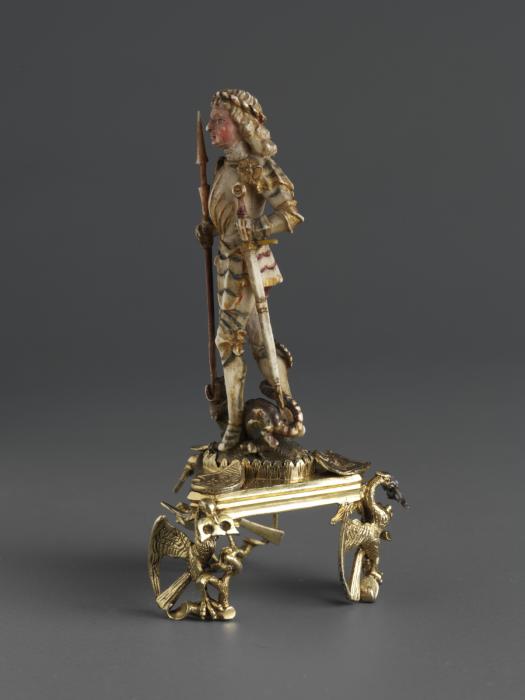Statuette (Side)