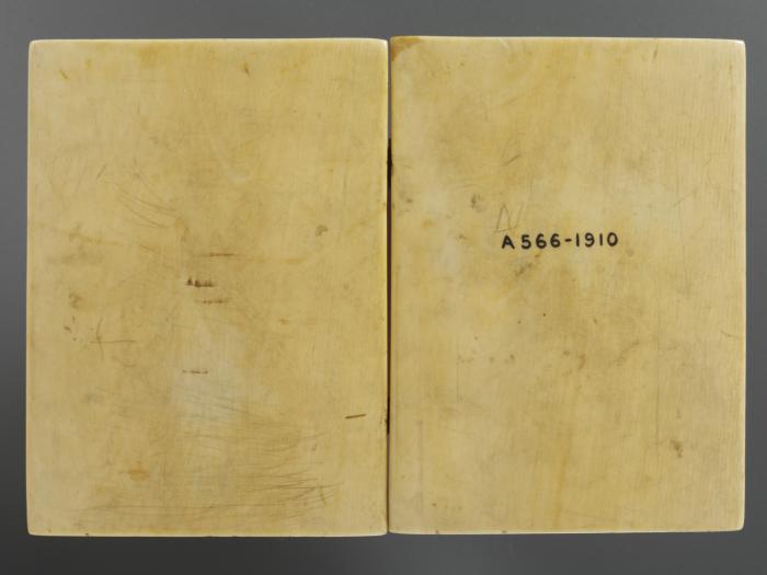 Diptych, 1 register, 4 arches across (plaquettes; frise d'arcatures) (Back)