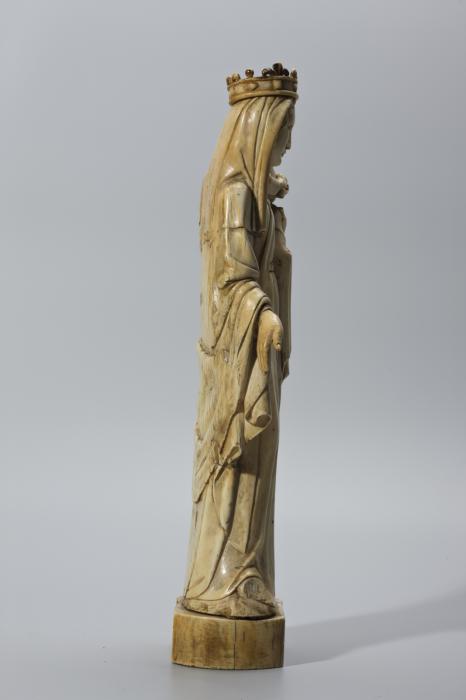 Statuette (Side)