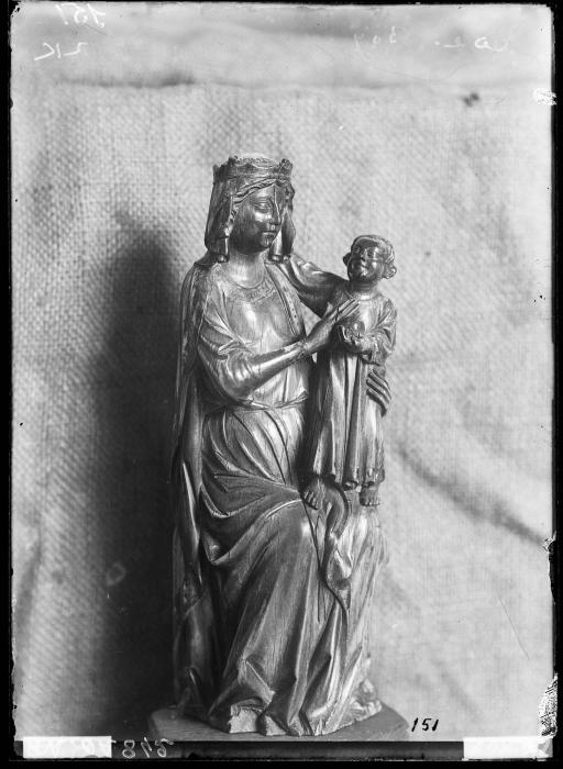 Statuette (Front)