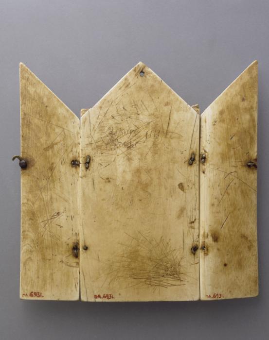 Gabled triptych, 3 registers, arches (colonnettes) (Back)