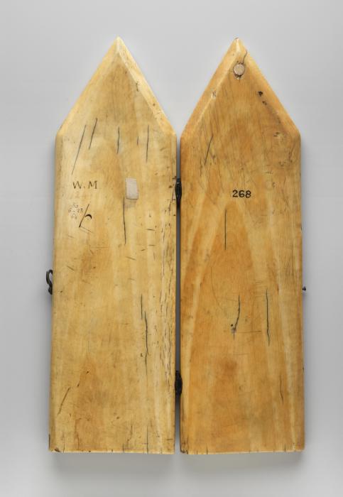 Gabled diptych, 2 registers, 1 arch across (Back)