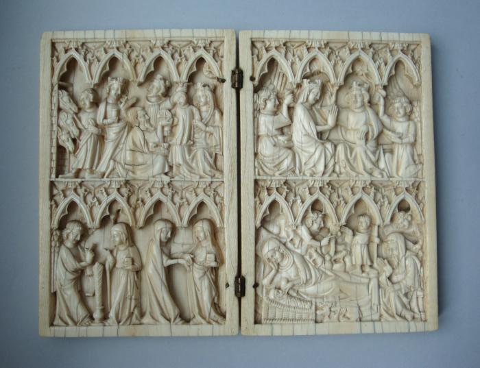 Diptych, 2 registers, 4 arches across (frise d'arcatures) (Front)