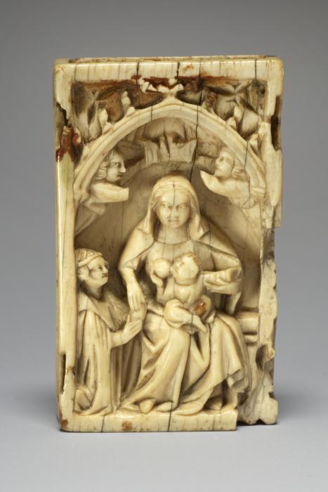 Double-sided panel (fragment of a triptych; centre panel), 1 register, 1 arch across (plaquette) (Side 1)