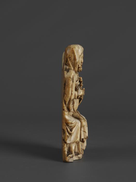 Relief (appliqué) (Side)