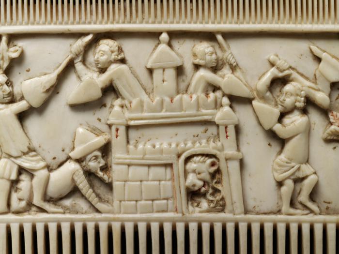 Comb (peigne double) (Detail, Side 1)