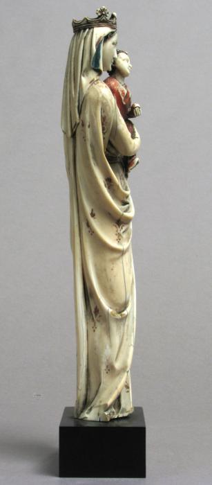 Statuette (Side)