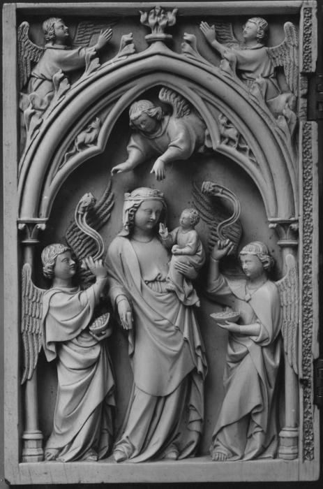 Diptych, 1 register, 1 arch across, bands of rosettes (plaquettes; décor de roses; colonnettes) (Wing, left)