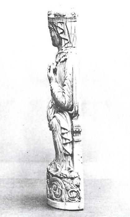 Relief (appliqué) (Side)