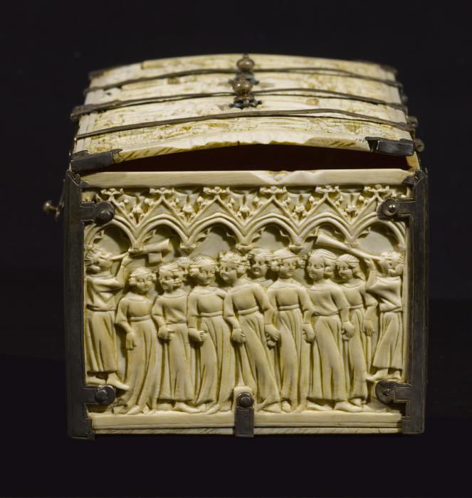 Casket, with arches, quatrefoils, rosettes (coffret; frise d'arcatures; quatre-feuilles) (End, right)