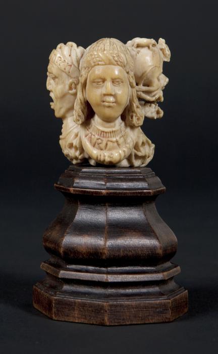 Rosary bead, 4 faces (chapelet) (Side 1)