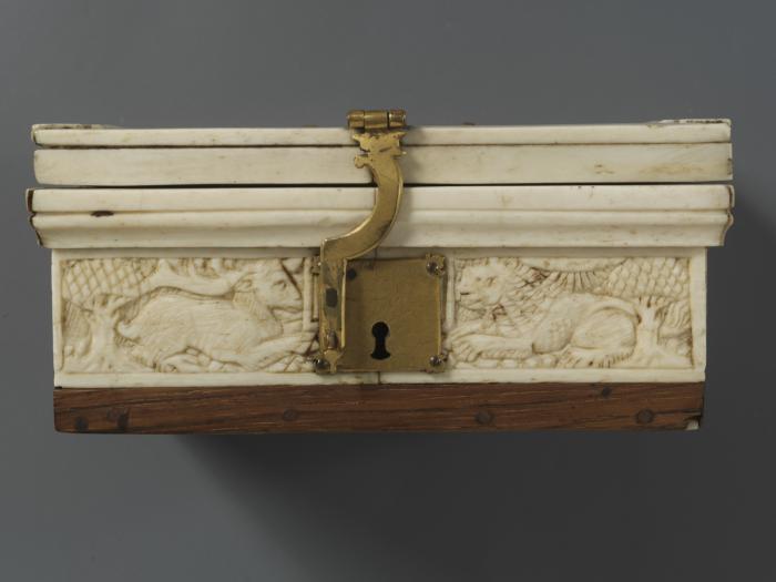 Box (boite) (Body, front)