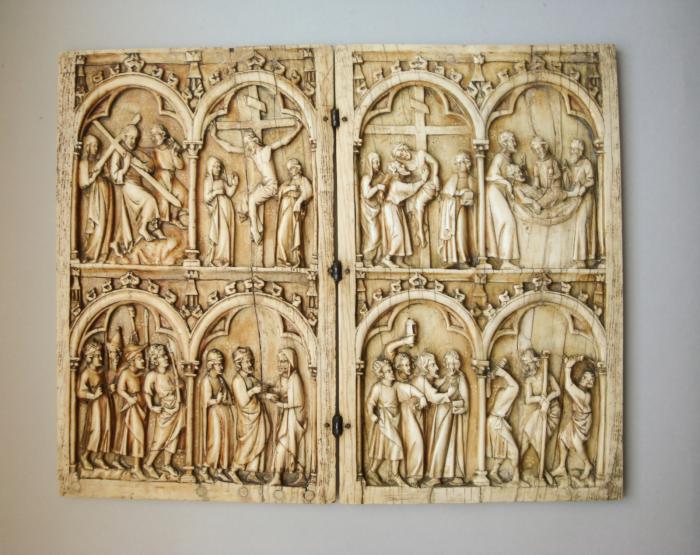 Diptych, 2 registers, 2 arches across (colonnettes; frise d'arcatures) (Front)