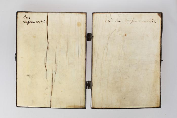 Diptych, 1 register, 4 arches across (plaquettes; frise d'arcatures) (Back)