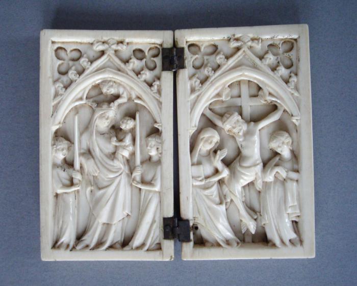 Diptych, 1 register, 1 arch across (plaquettes) (Front)