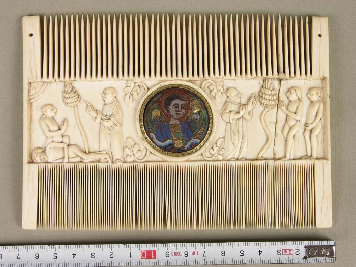Comb (peigne double) (Side 1)