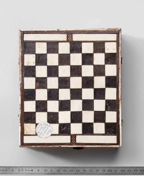 Box (boîte) (Bottom)