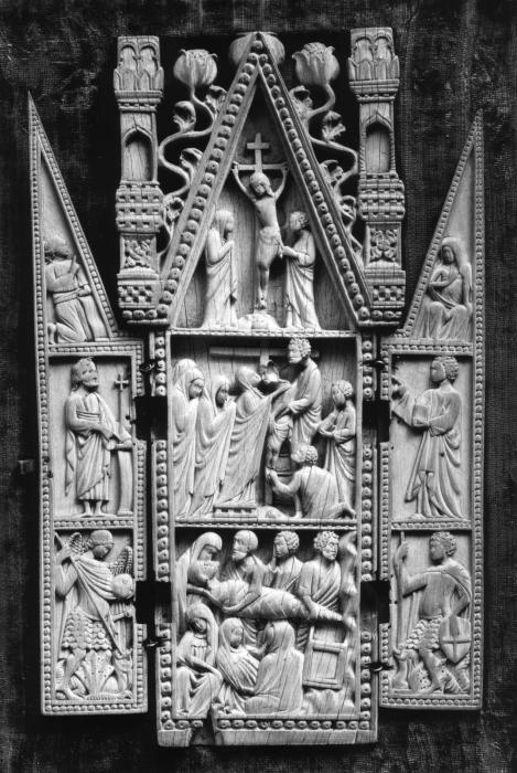 Gabled triptych, 3 registers (Front)