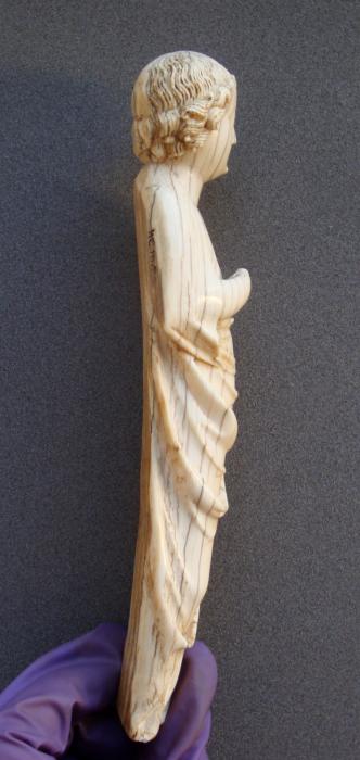 Relief (appliqué) (Side)