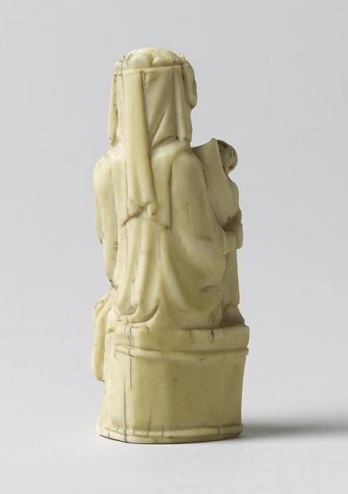 Statuette (Back)