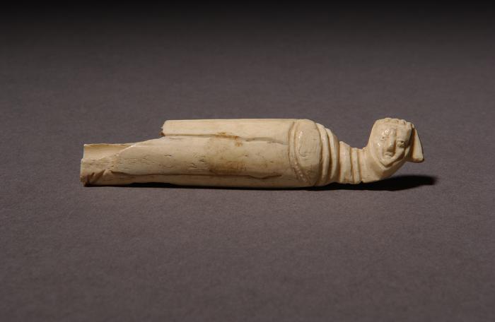 Handle (fragment) (Front)