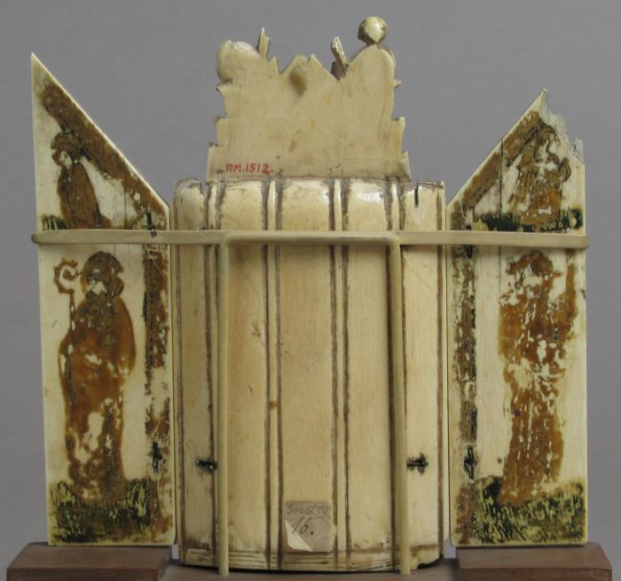 Gabled triptych, with arches (Back)