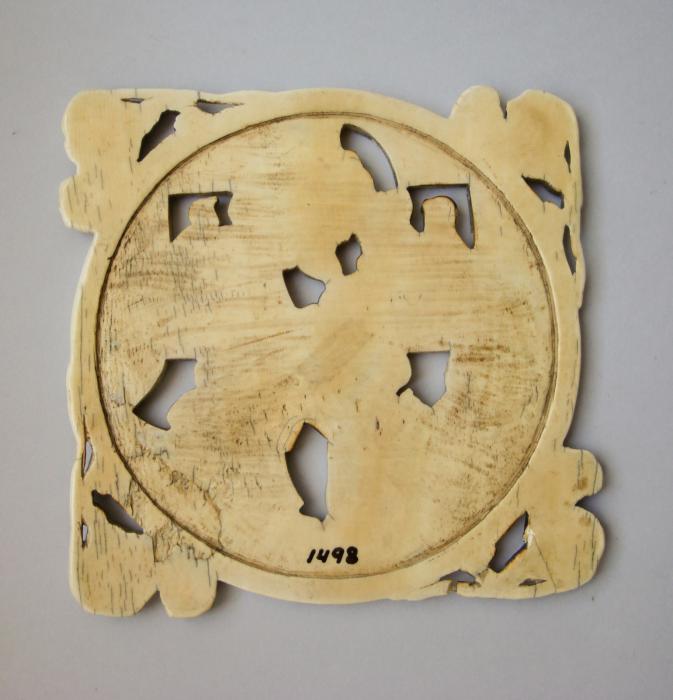 Openwork medallion, frame of 4 lobes (médaillon ajouré) (Back)