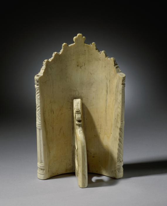 Pax, 1 ogee arch across (baiser de paix) (Back)