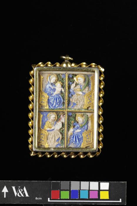 Double-sided openwork pendant, 2 registers (plaquette ajourée) (Side 1)