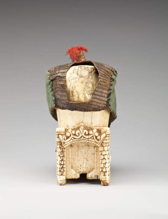 Falcon-hood stand (Front)