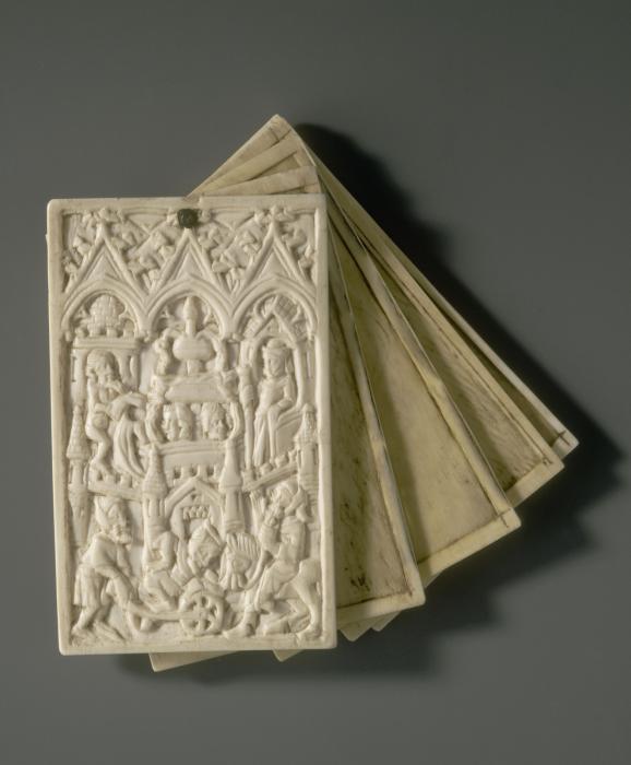 Set of 3 writing tablets and 2 covers, 1 register, 3 arches across (tablettes à écrire; frise d'arcatures; plaquettes) (Set)