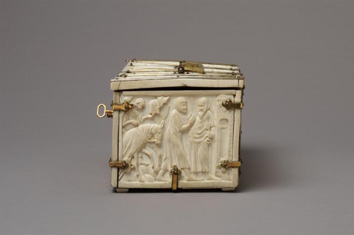 Casket (coffret) (End, right)