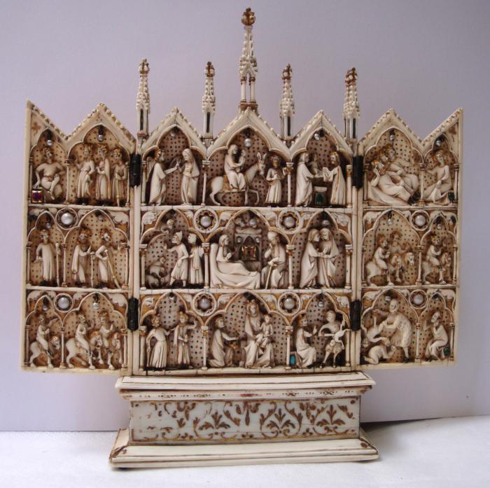 Gabled triptych, 3 registers, trefoil arches (frise d'arcatures; colonnettes) (Front, open)