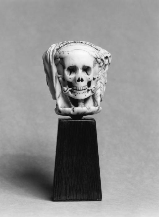 Primary bead (fragment of rosary), 3 faces