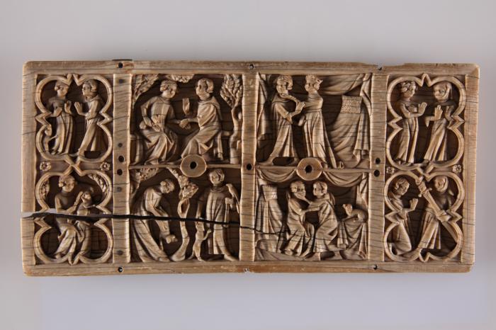 Lid (fragment of a casket), 2 registers, with quatrefoils (quatre-feuilles; coffret) (Front)