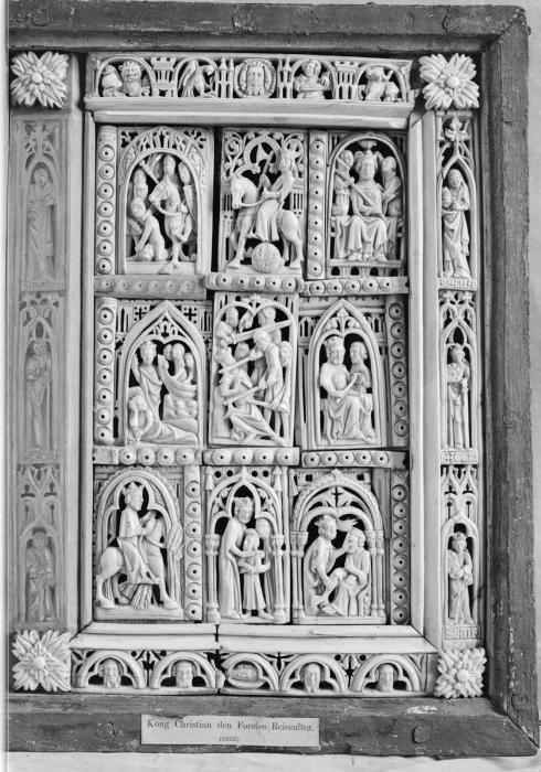 Openwork diptych, 3 registers, 3 arches across (frise d'arcatures; colonnettes; ajouré); known as the portable altar of king Christian I (Wing, right)