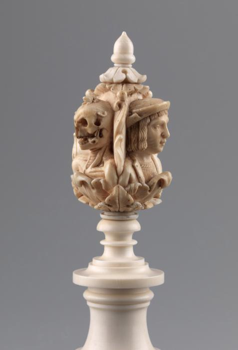Pommel (for a walking stick?) or rosary bead, 3 faces (chapelet) (Side 1 & Side 3)