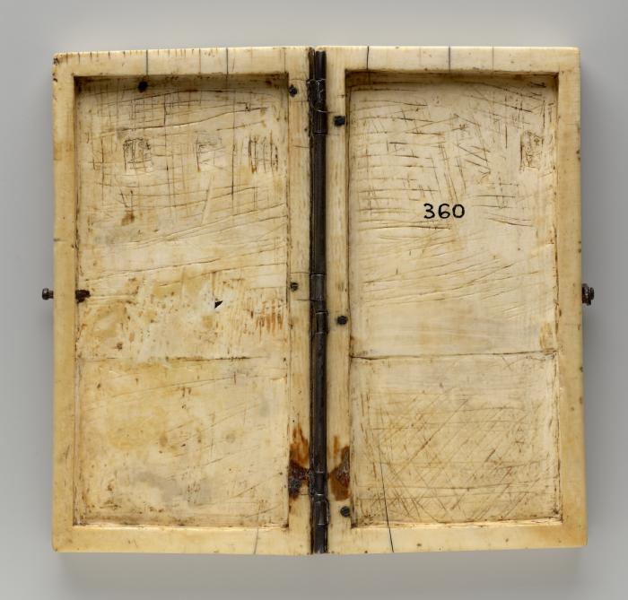Writing tablets or box, 1 register, 1 arch across, bands of rosettes (plaquettes; tablettes à écrire; boite; décor de roses) (Back)