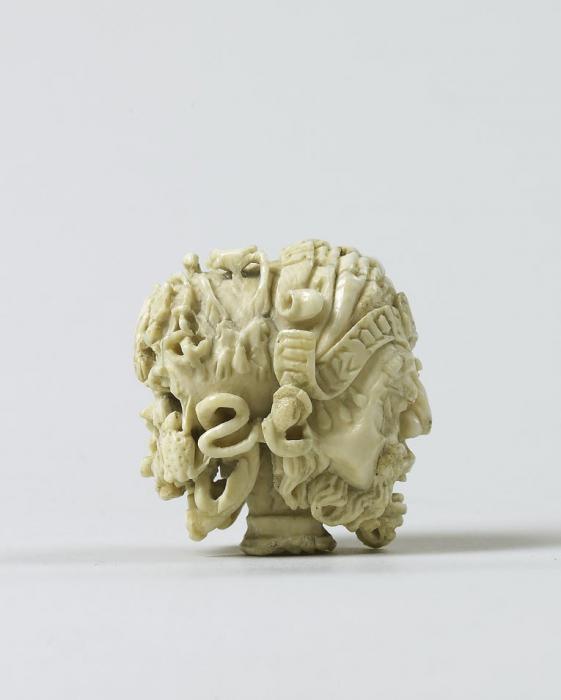 Rosary bead, 2 faces (chapelet)