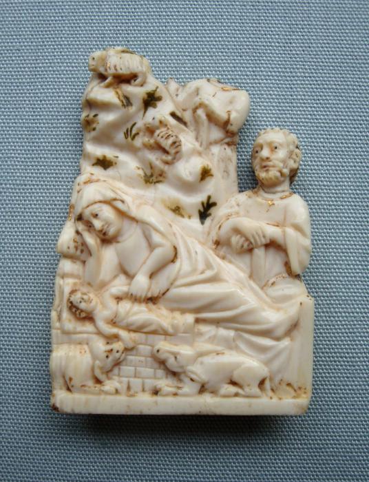 Relief (appliqué) (Front)
