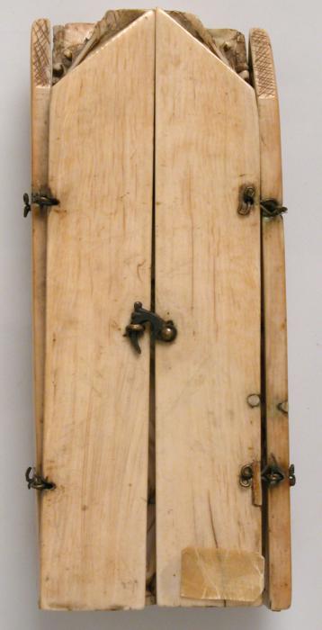 Gabled polyptych (tabernacle) (Closed, front)