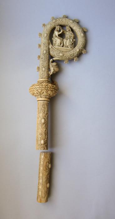 Head of crozier (crosse) (Front)