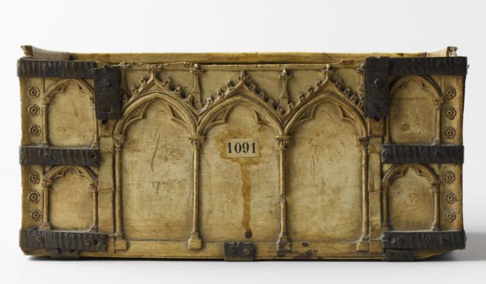 Casket with arches and rosettes (coffret; décor d'arcatures; décor de roses; colonnettes) (Body, back)