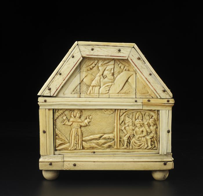 Box with pitched lid (End, right)