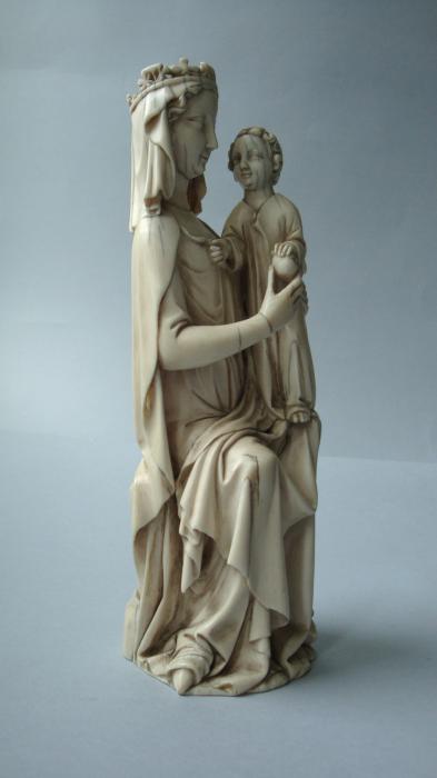 Statuette (Side)