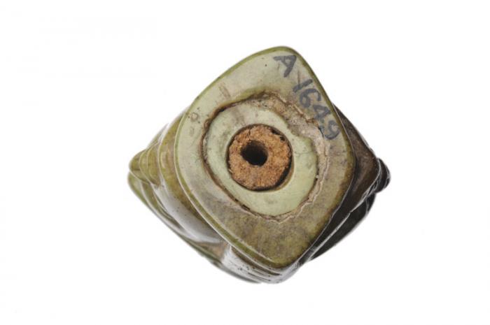 Rosary bead, 2 faces (chapelet) (Bottom)