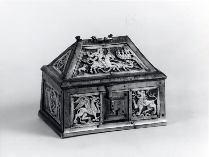 Casket with openwork panels (coffret; plaques ajourées) (Front)
