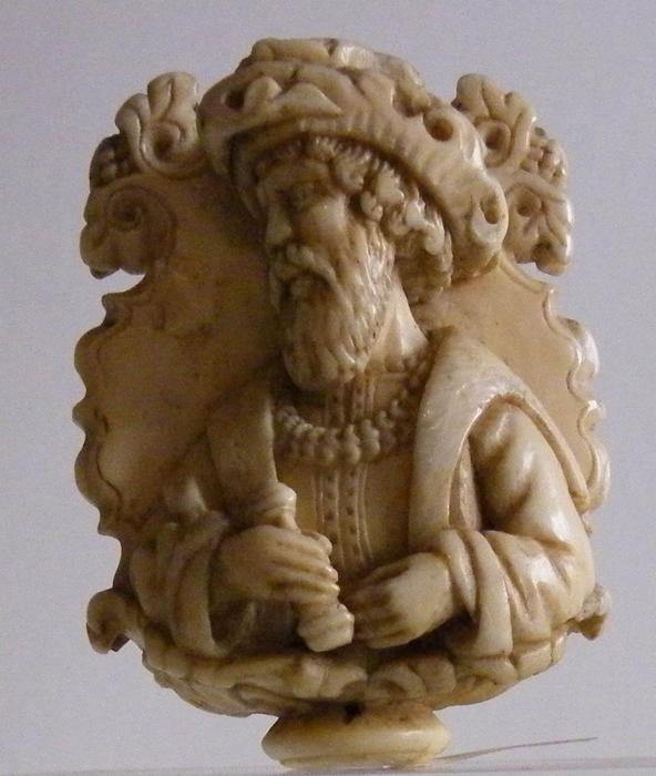 Rosary bead, 2 faces (chaplet) (Side 1)